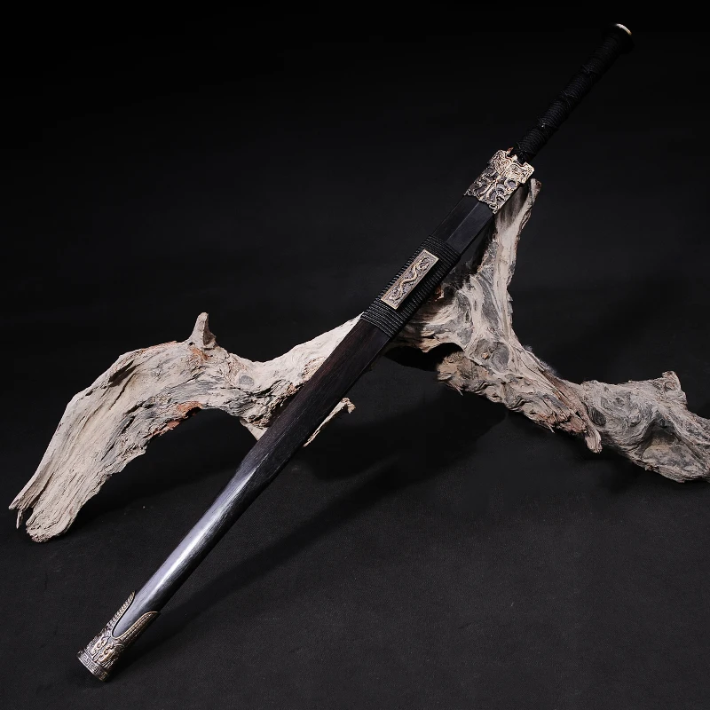Espada china de Metal Real de tamaño completo, hoja de acero de Damasco forjado, forma de diamante, Han Jian, adorno de decoración del hogar
