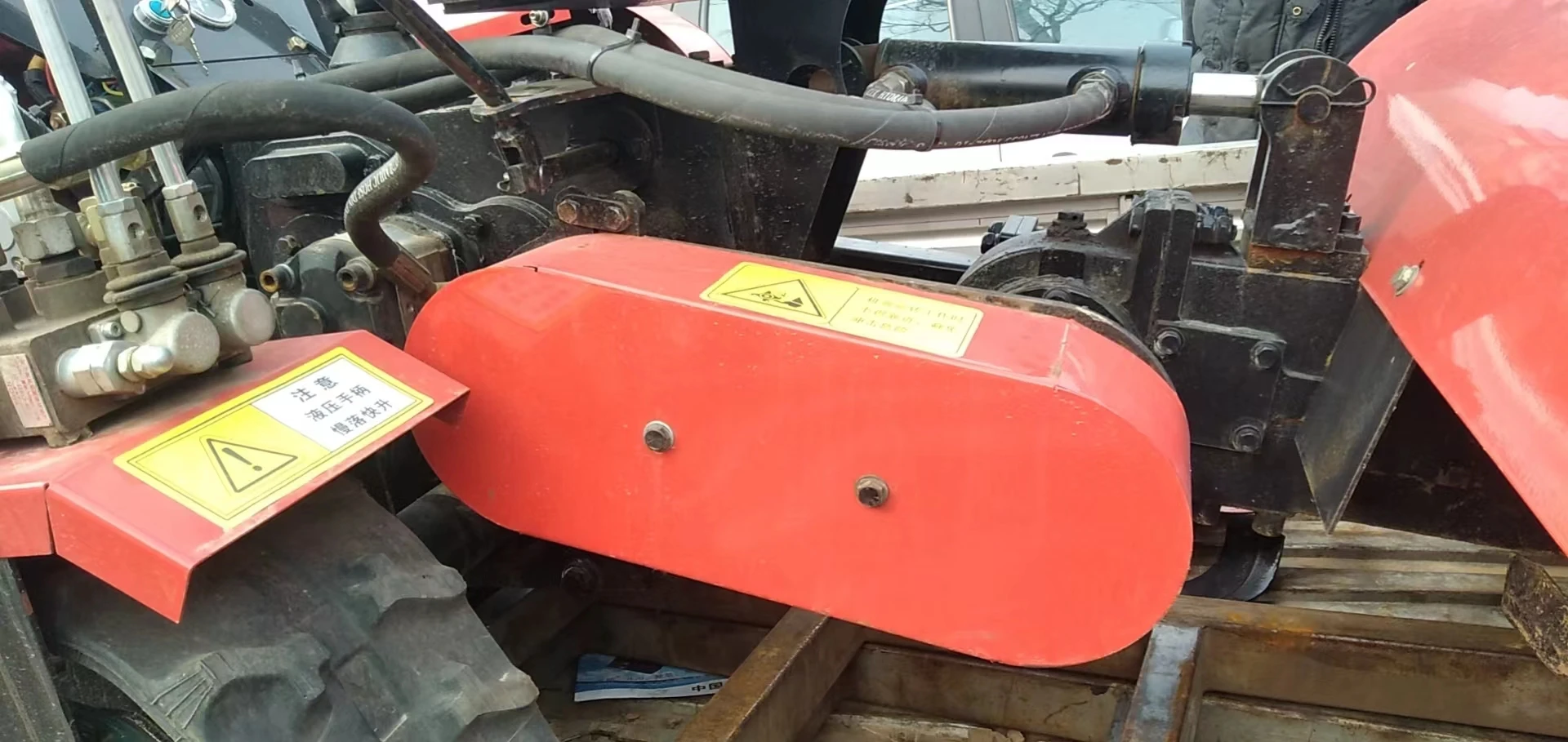 2025 nuovo coltivatore multifunzionale Cina microcoltivatore cingolato microcoltivatore ad alta capacità di vendita calda