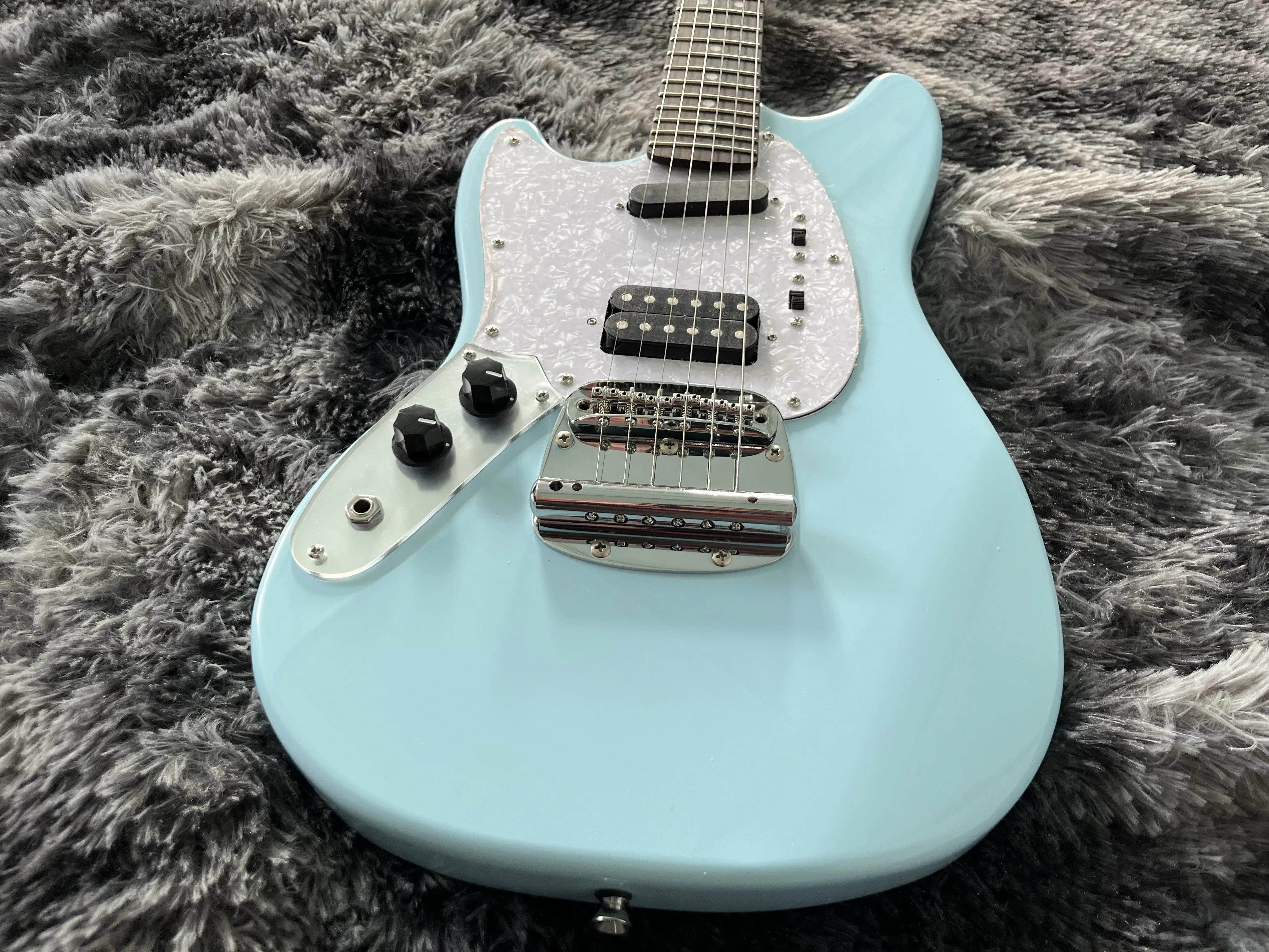 Chinese Electric Guitar Mustang Left Hand Blue Color 6 Strings Basswood Body