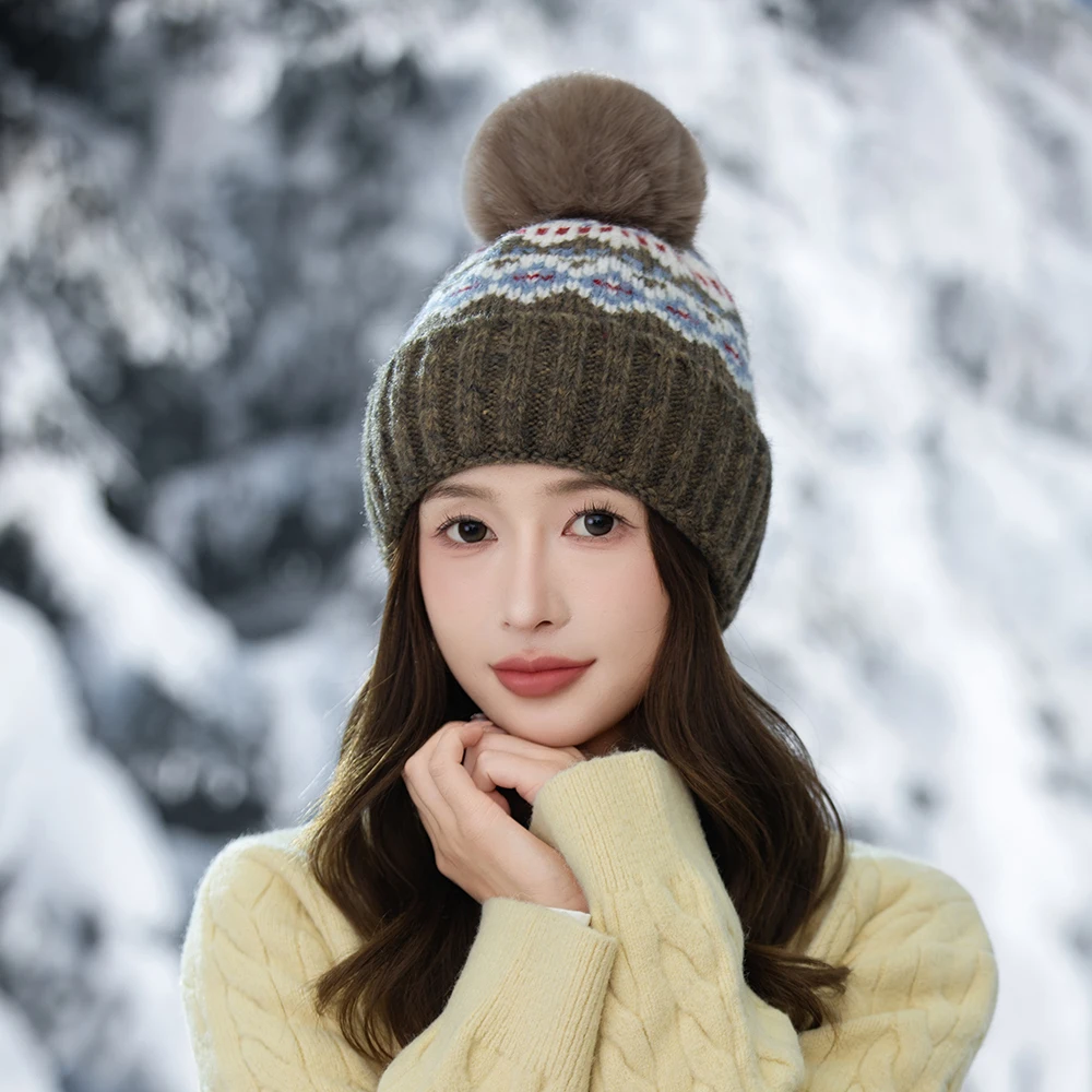 

Women's Fashionable Winter Hats Thick Yarn New Jacquard Knitted Hats Fashion Fur Ball Beanie Couple Warm Caps