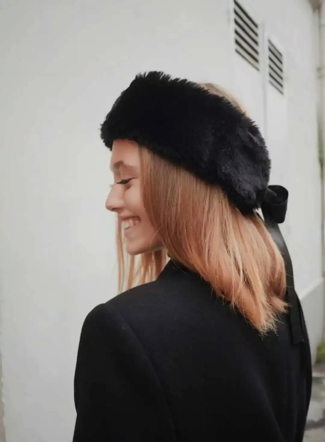 BJTZ 여성용 럭셔리 인조 모피 머리띠 겨울 따뜻한 열 양털 안감이 추운 날씨를 위해 두꺼워졌습니다.