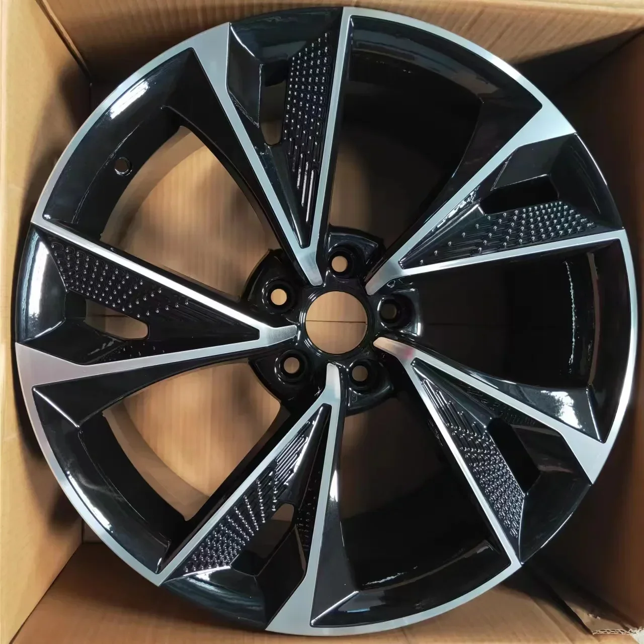 Wheel hub 17 inch suitable wheel hub