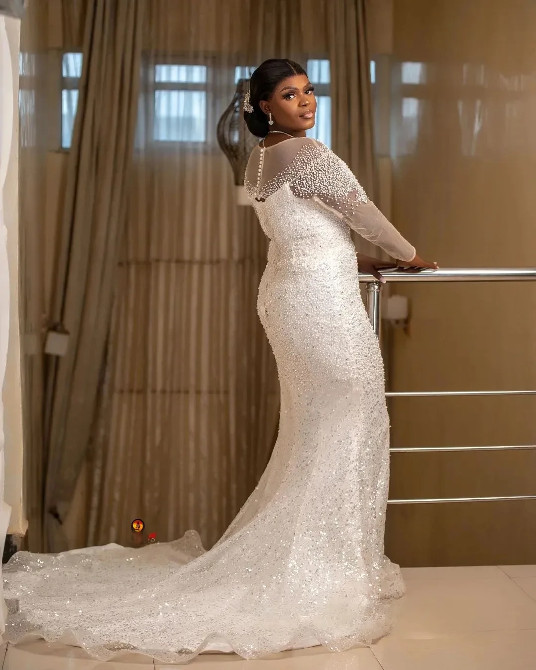 Maßgeschneidertes Meerjungfrau-Hochzeitskleid in Übergröße, Brautkleider für die Braut, transparente Illusion, lange Ärmel, Perlen, Kristalle, Perlen und Pailletten