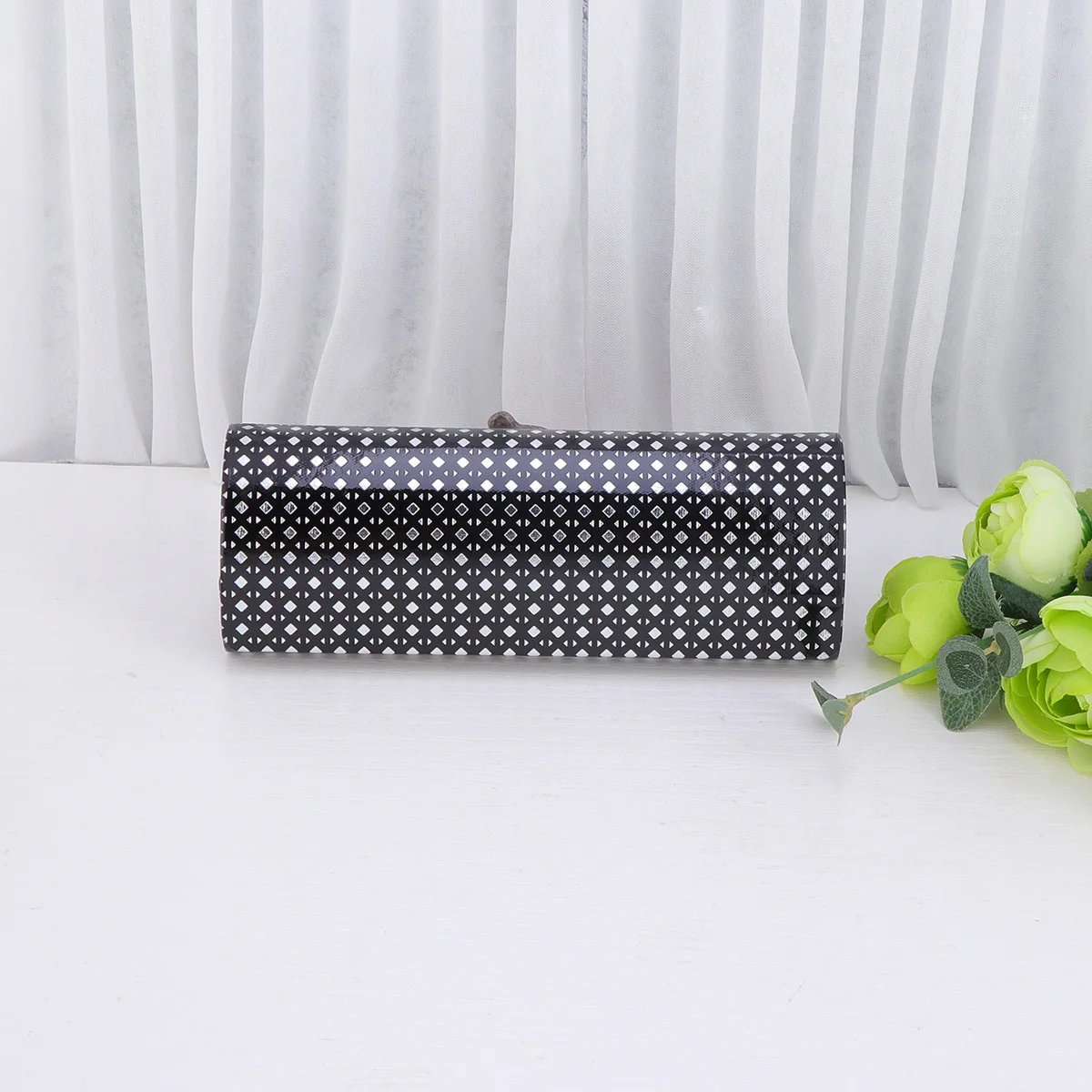 

Glasses Box Black Rhombus Style Sturdy Travel Case for Eyewear Protection Portable Fashionable Eyeglasses Storage Solution