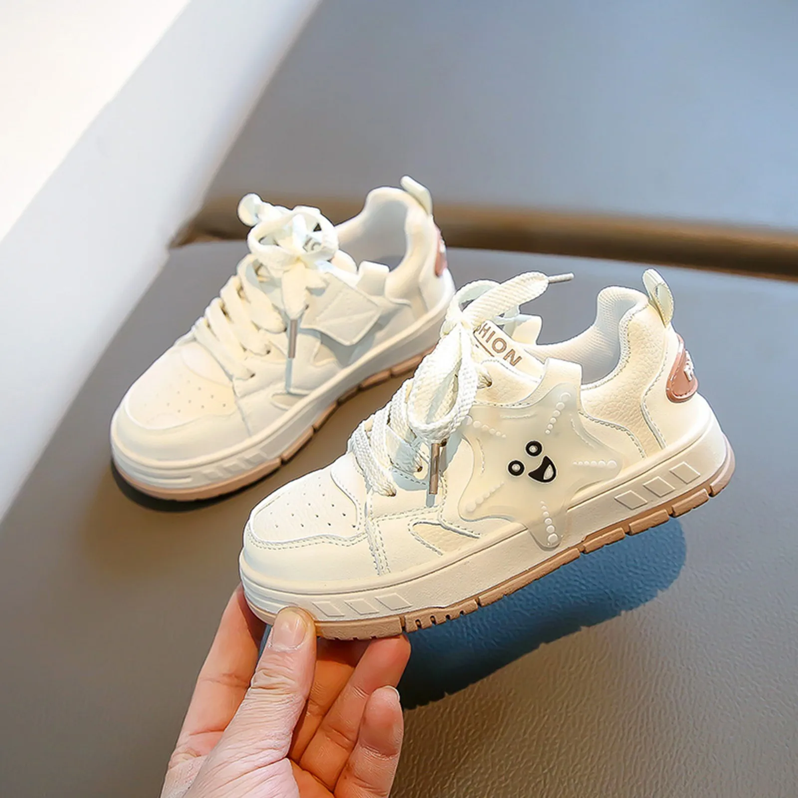 

Большие детские тапочки. Спортивная обувь для девочек. Весенне-светящиеся в темноте туфли. Детские маленькие нечеткие тапочки на мягкой подошве для детей.