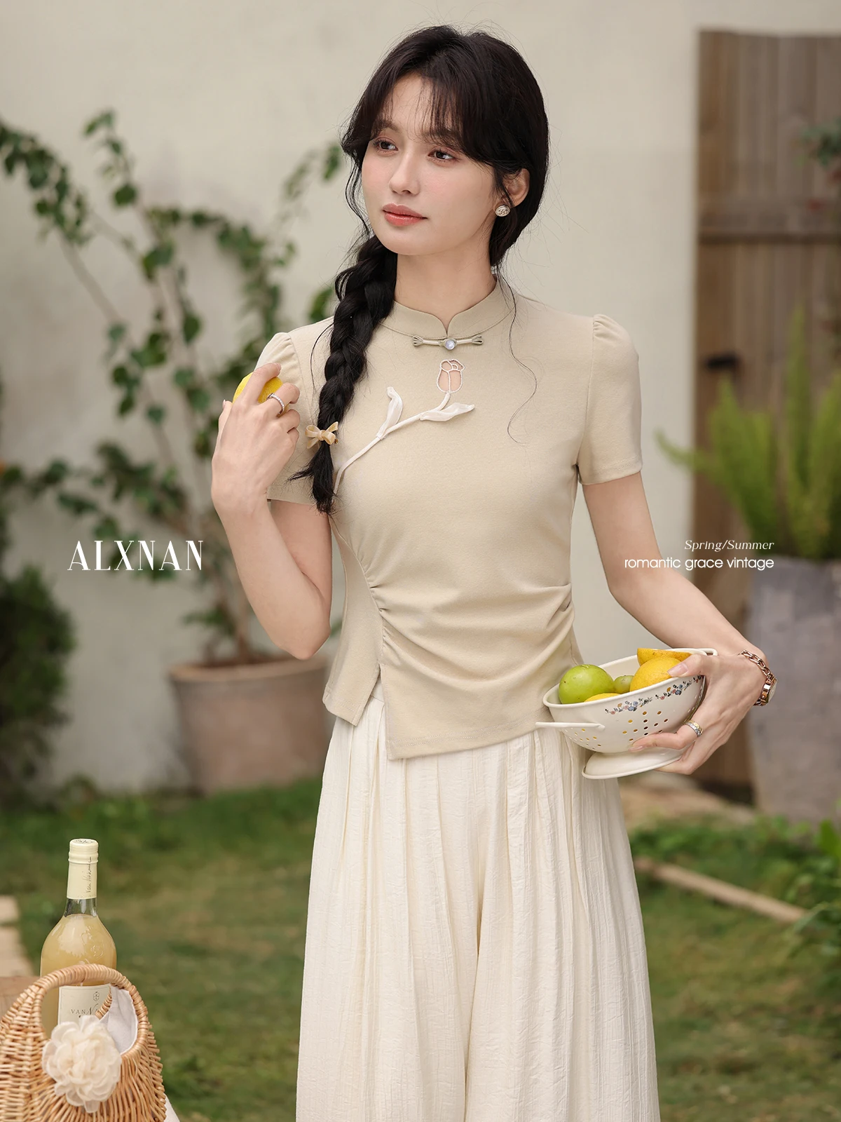 

ALXNAN Women's T-shirt 2025 Summer New Chinese Style Short Slim Fit Design Tees Elegant 3d Flower Short Sleeve Top Ladies L55062
