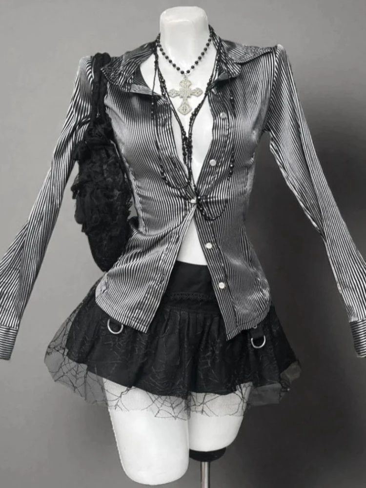 Japanischer Gothic-Stil Vintage Elegante Frau 2-teiliges Set Spitzendesign rückenfreie Bluse + Spitzenrock Harajuku Y2k 2000er Sexy Outfits