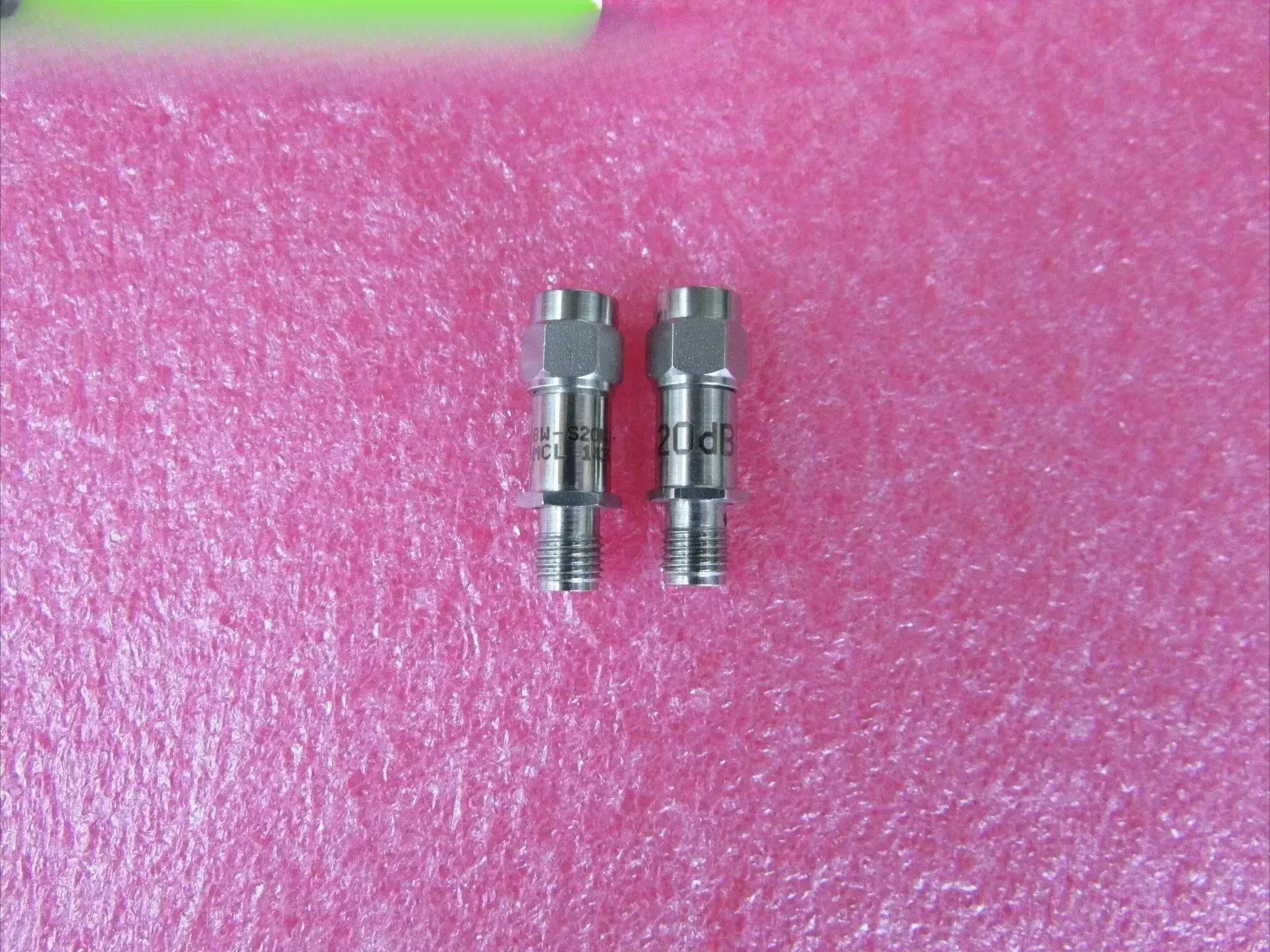 

BW-S20W2+ MINI DC-18GHz 20dB SMA RF RF Microwave Coaxial Fixed Attenuator