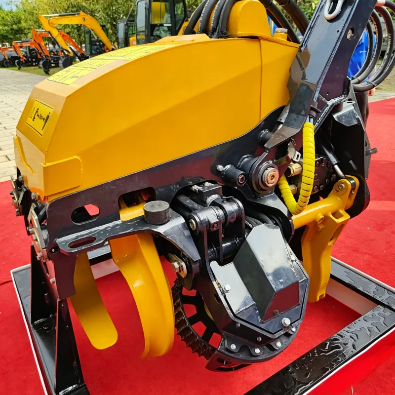 Hydraulic Automatic Tree Cutting Equipment For Excavator Supporting Forest Service And Agricultural Maintenance Projects view 4