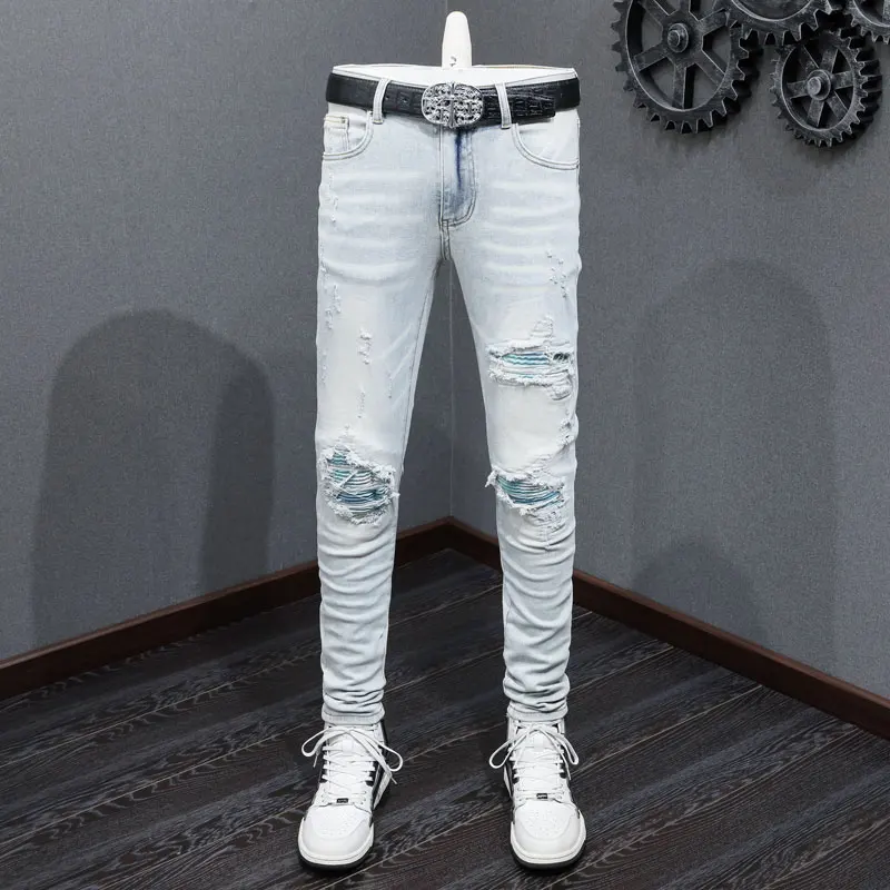 newY2K Men's High-Quality Light Blue Jeans Nostalgic Wash Perforated Blue Leather Patch High Street Fashion Casual Jeans