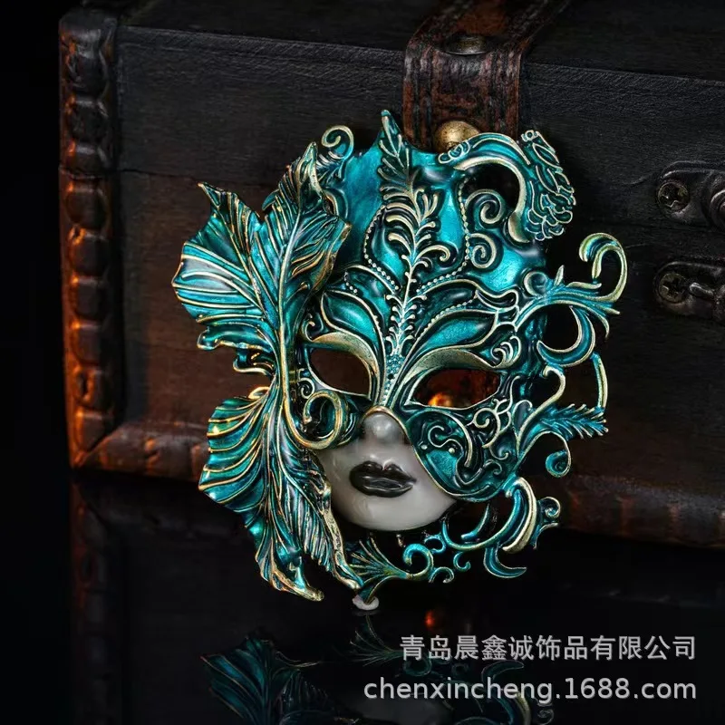 Amazon new exaggerated mask styling brooch accessories personality style three-dimensional suit jacket pin accessories