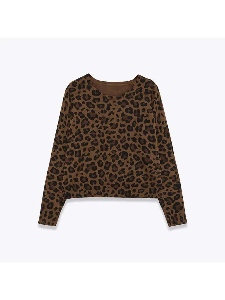 

European-style new women's fashionable and versatile leopard print knit sweater, round neck, long sleeves.