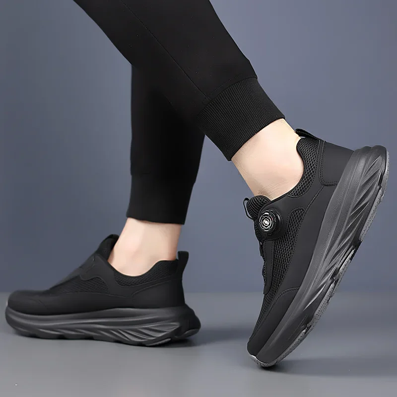 أحذية رياضية كاجوال للرجال قابلة للتنفس مع إبزيم دوار للتسلق في الهواء الطلق والمشي لمسافات طويلة أحذية رياضية شبكية عصرية للخريف