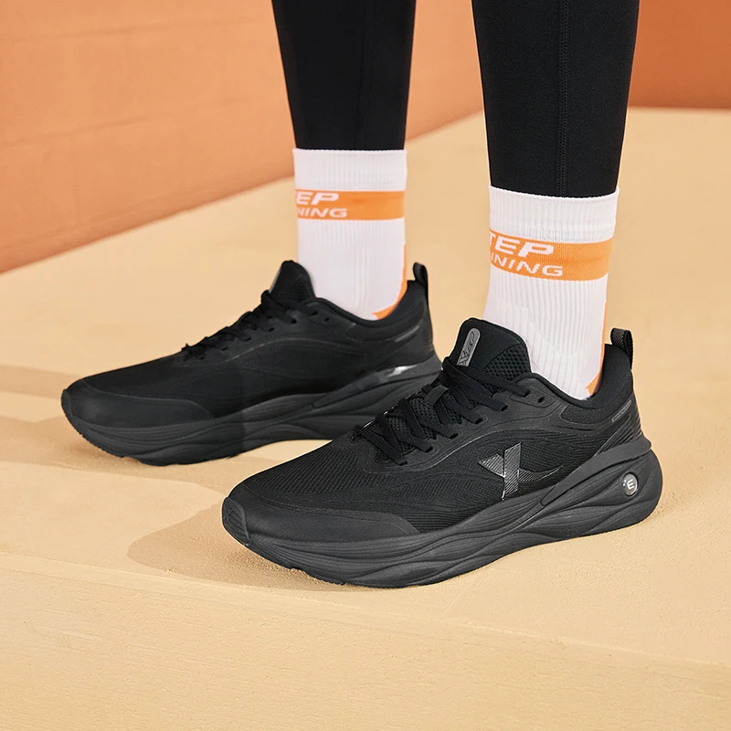 Xtep Cloud Wing Winter Running Shoes For Men 2024 Winter Non-Slip Sports Shoes Trendy Retro Cushioning Sneakers 876419110002