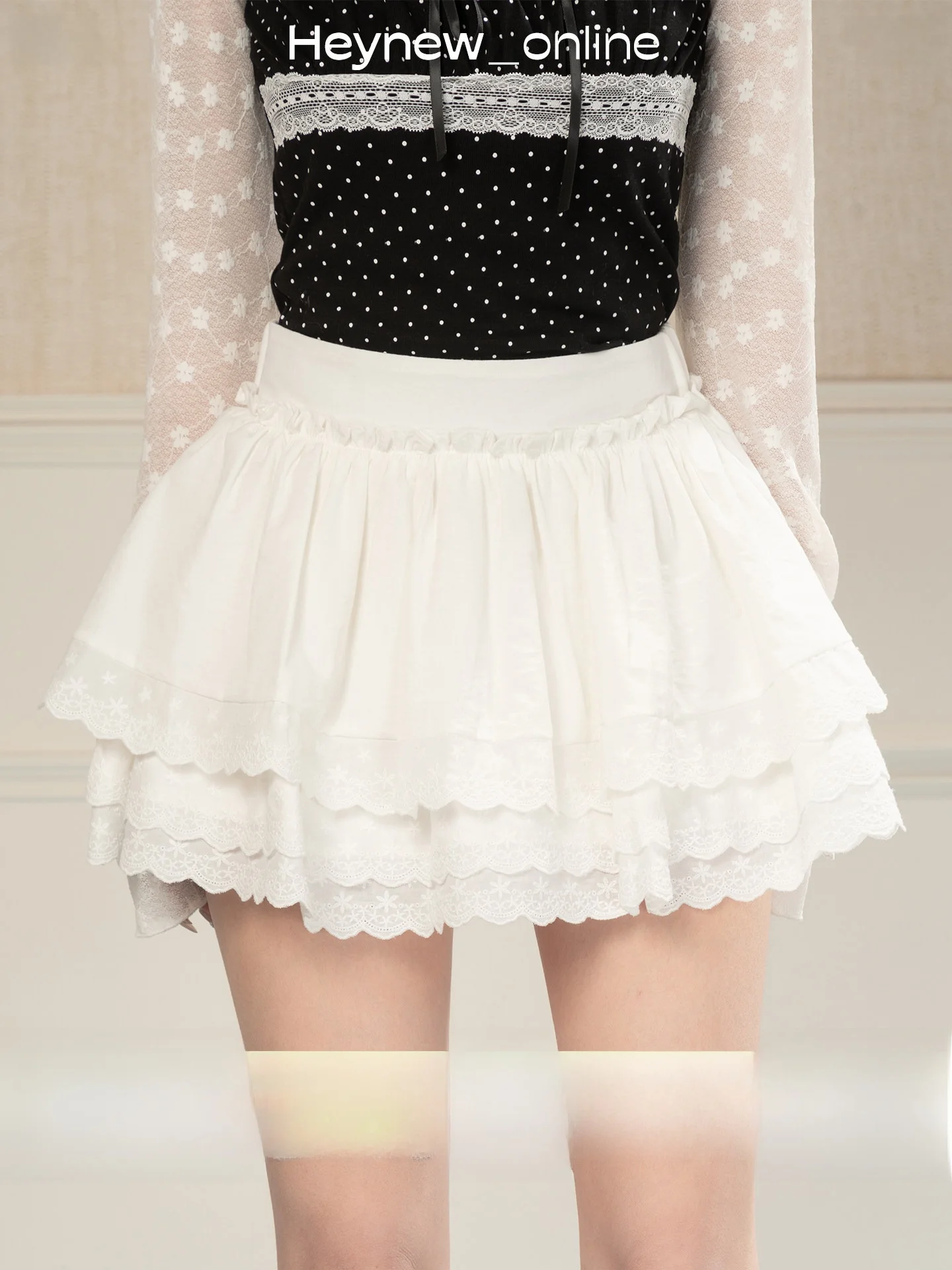 

Heynew White Lace Trim Half Skirt Women's Spring Summer Small Size Leg Lengthening Double Layer Pleated Short Skirt