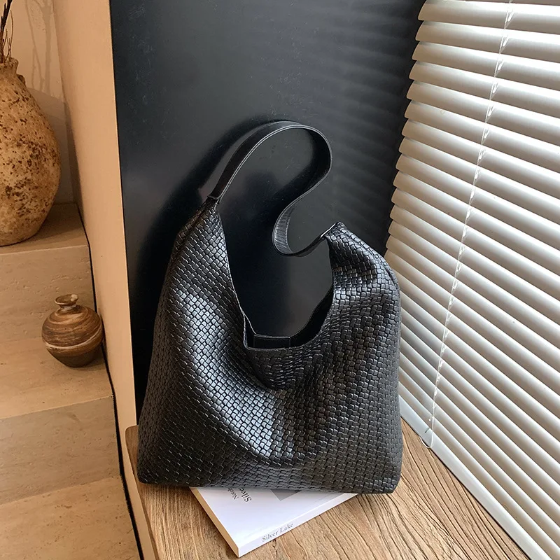 

Модная мягкая сумка-хобо для женщин, плетеная сумка через плечо, вместительная сумка из веганской кожи с верхней ручкой, повседневная сумка-тоут, сумка для ношения под мышкой.