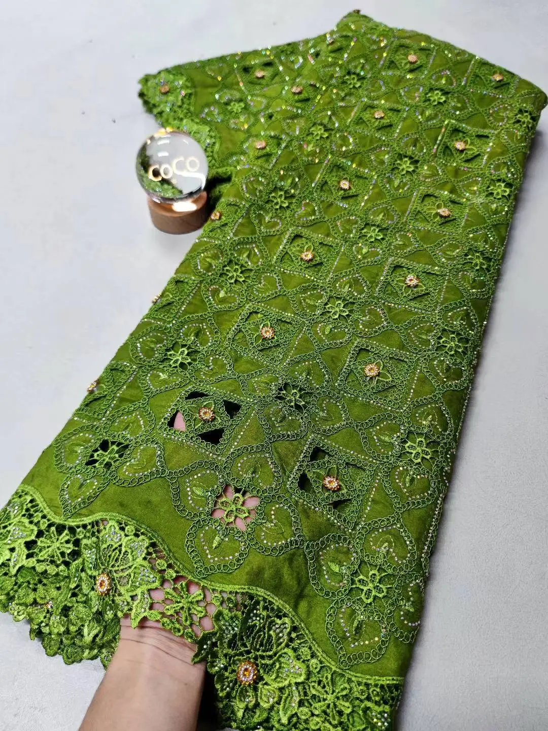 

2025 Высококачественная африканская нигерийская хлопковая кружевная ткань с блестками и вышивкой, тюль для свадебного платья, шифон XL121, 5 ярдов