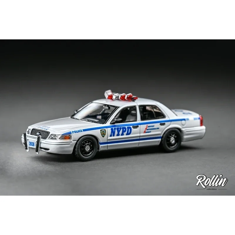 Instock Rollin 1:64 CV CROWN VICTORIA Crown NYPD