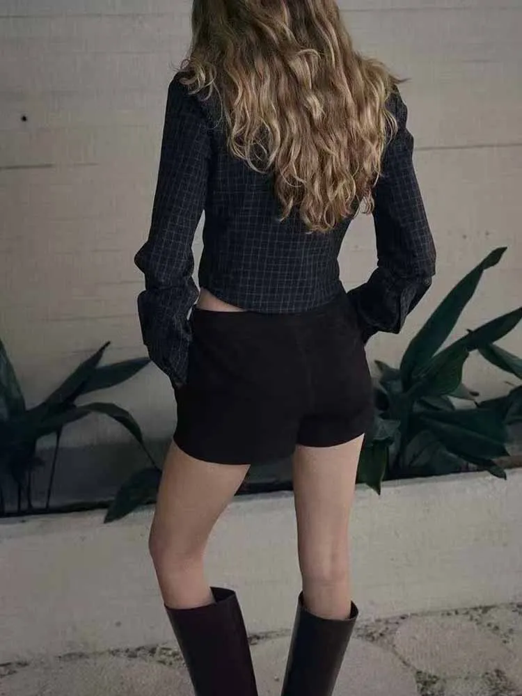 유럽과 미국 스타일의 새로운 겨울 패션 여성 의류, 주름 디자인, 캐주얼하고 슬림핏 체크무늬 탑/셔츠.