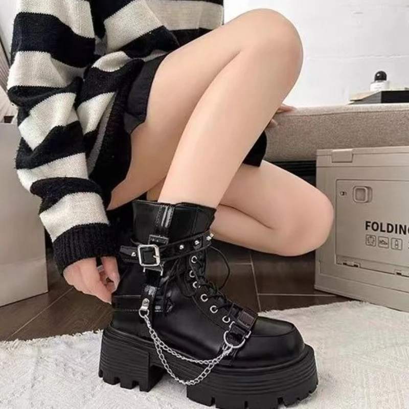 

Черные ботильоны, элегантные женские ботильоны на среднем каблуке, тренд в стиле панк, мода 2025, новинка 2022 года, женские короткие туфли из искусственной кожи