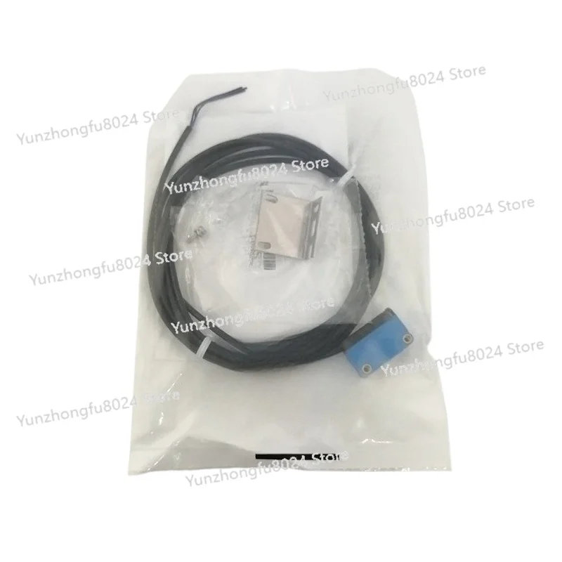 

GL6-P1112 1051779 Square Sensor