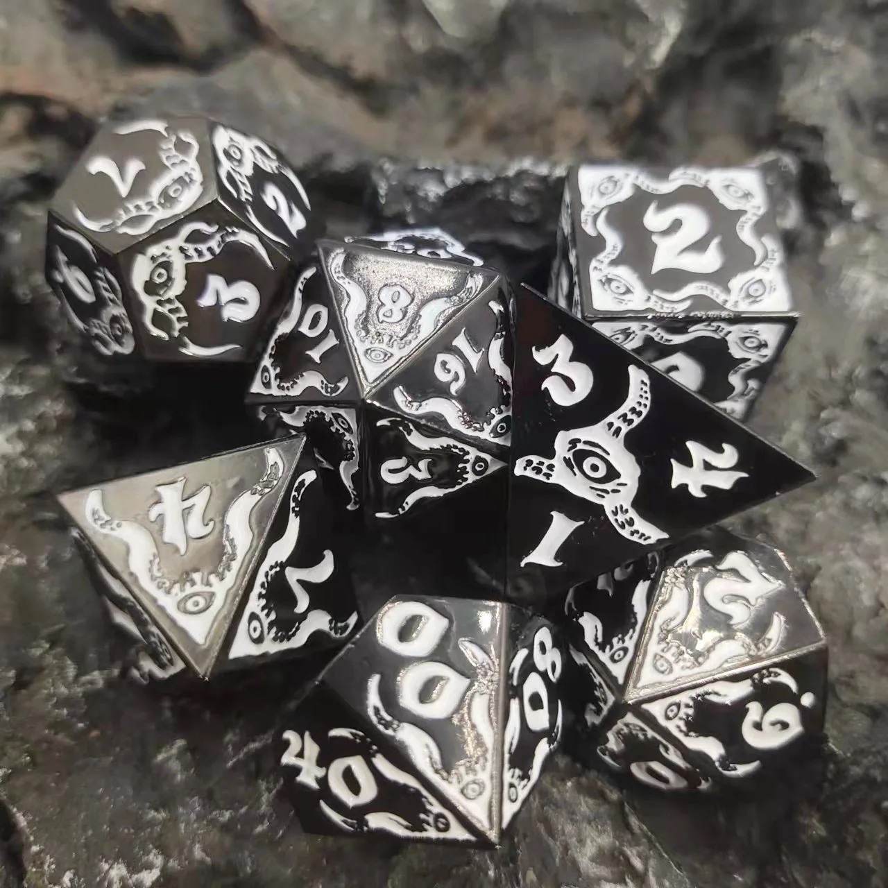 7pcs Black White Devil Eye DND Metal Dice Set Multi-sided Polyhedral Solid Dice for D&D Game Role Playing Board Table RPG D4~D20