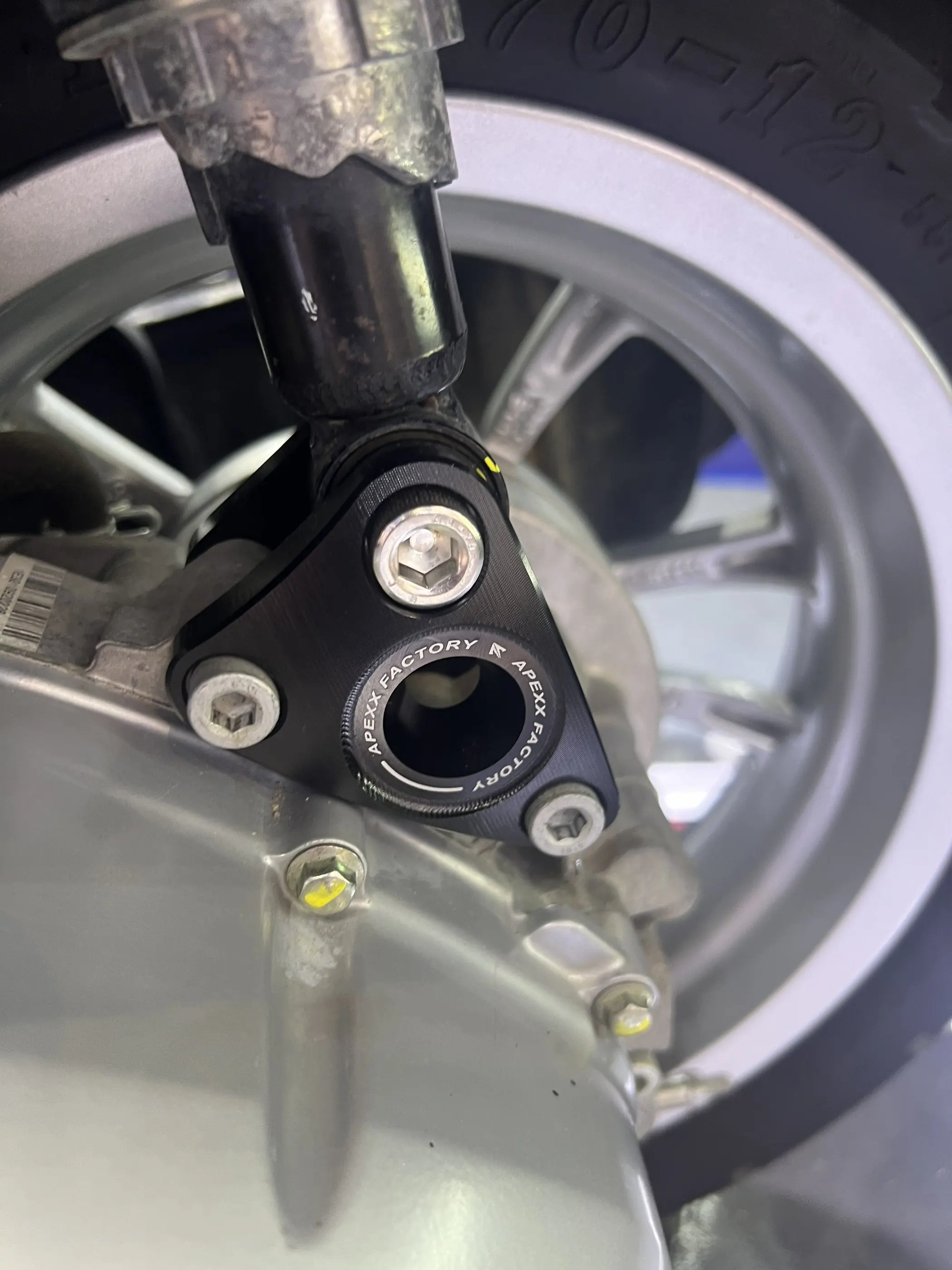 Scooter-Tieferlegungskit für Vespa Sprint Primavera 150 Stoßdämpferhalterung Rücksitzhöhenverkleinerung Zubehör – Detail 2