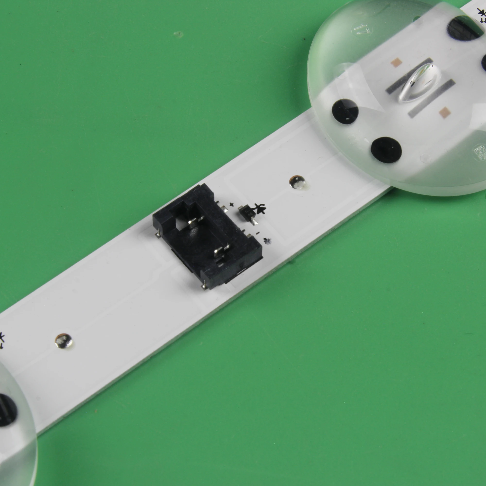 LED Strips 55UM7400PLA 55UM7400PUA 55UM7600PTA 55UM7660PLA 55UM7340 55UM7600PCA 55UM7600 EAV64692001 SSC_Y19_Trident_55UM73&75_S