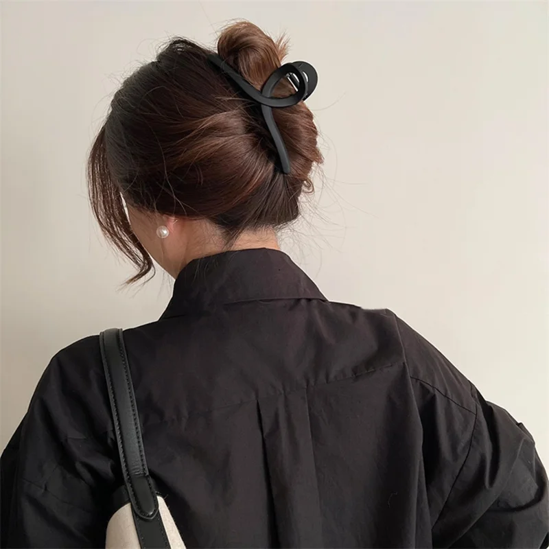 AISHG Haai Haar Clip Klem Vintage Elegante Paardenstaart Krab Klauw Barrette Haaraccessoires Voor Vrouwen Dik Haar Vrouwelijke Hoofddeksels