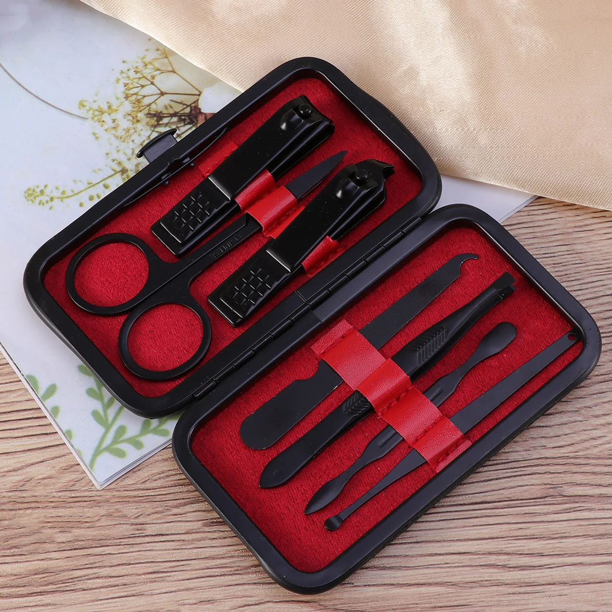

7Pcs Manicure Pedicure Set Nail Cutter Multipurpose Grooming Kit Durable Rustproof Tools Nail Care Set for Home Travel