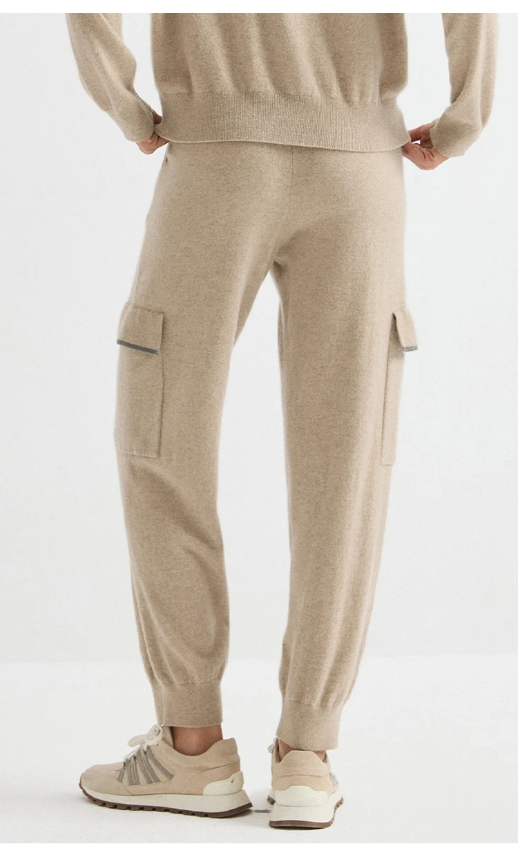 BD3621770 Damen-Cargohose aus 100% Kaschmir mit Kettenbesatz, Cargotasche, elastischem Bund, gerippten Bündchen, entspannter Schnitt, Frühherbst – Detail 6