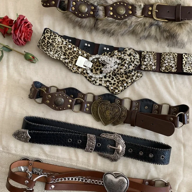 Paquete de cinturones vintage estilo western Y2K – Estampado de leopardo, hebilla de corazón, accesorios de cintura de piel sintética con tachuelas para jeans y vestidos