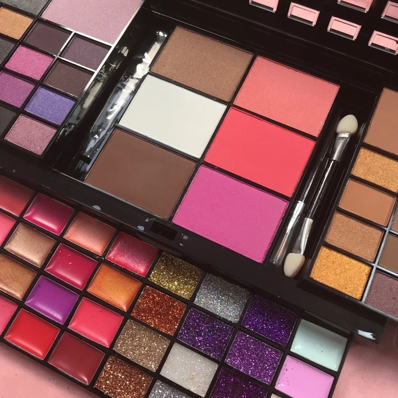 74/78 Colors Eyeshadow Palette Velvet matte and shimmer Long Lasting Easy Makeup Brown Eyeshadow Palette, Pink Eyeshadow Palette