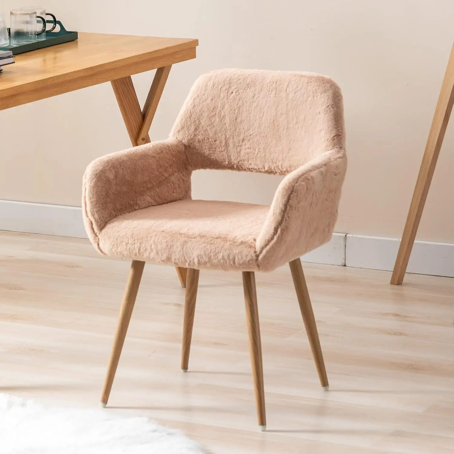 SSLine Faux Fur Vanity Chair Elegant Camel Furry Makeup Desk Chairs for Girls Women Modern Comfy Arm Chair