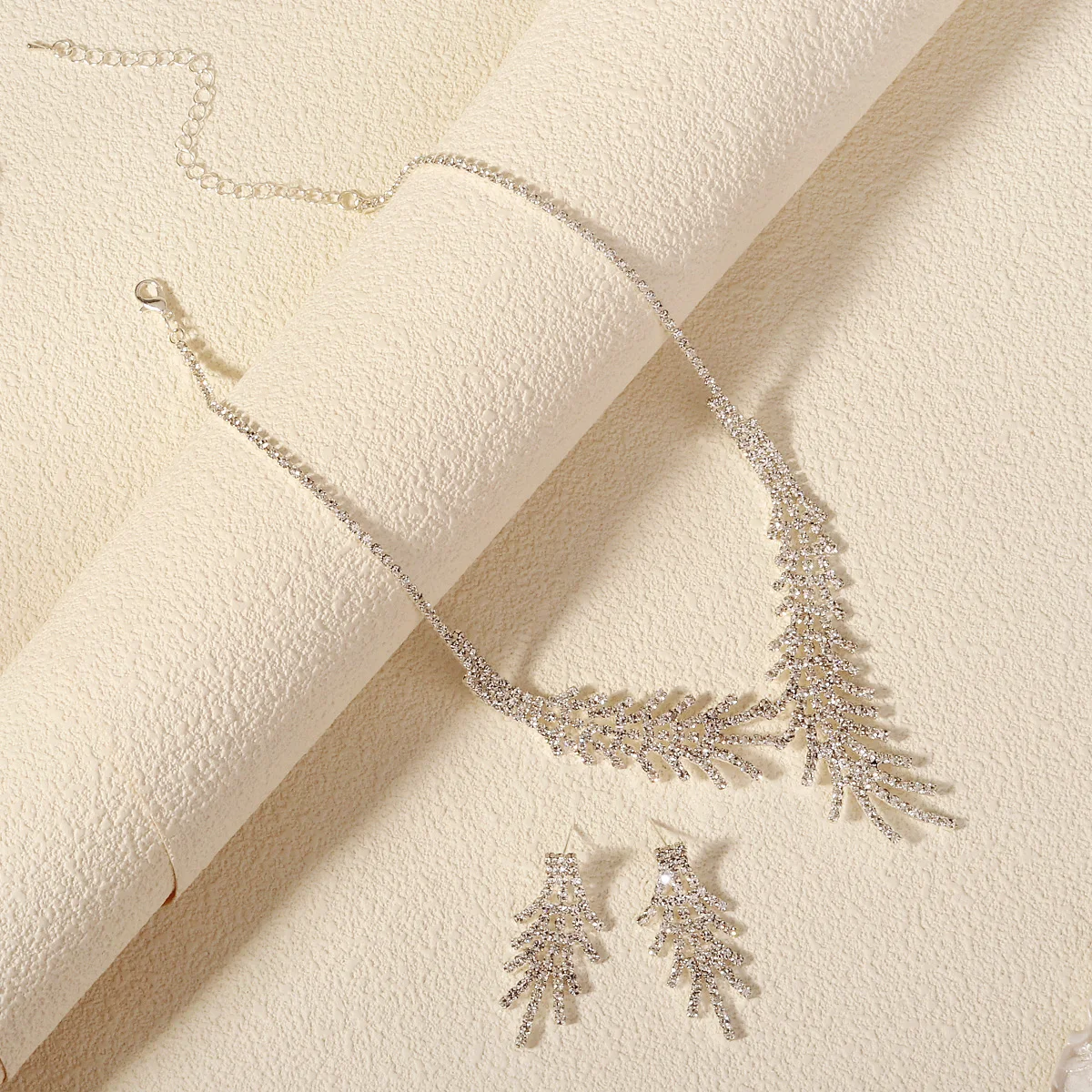 New Classic Full Diamond collana e orecchini Set di gioielli modelli Queens principesse accessori di abbigliamento regalo per la fidanzata