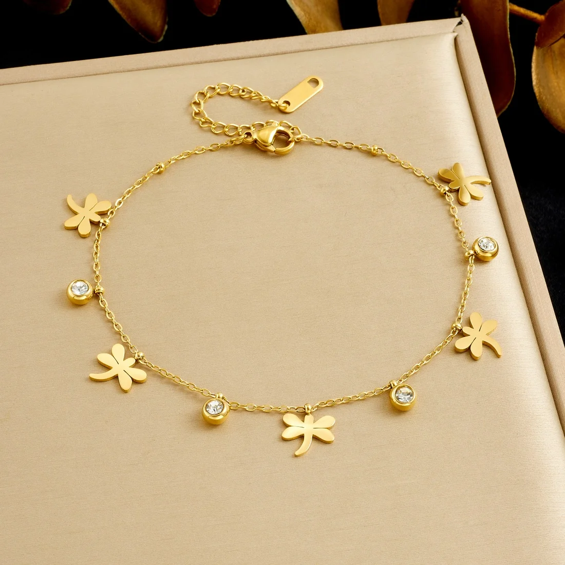 Edelstahl Goldene Libelle Tier-Zirkon-Anhänger Armband Damen Neue Mode Wasserdichte Handgelenkskette Schmuck