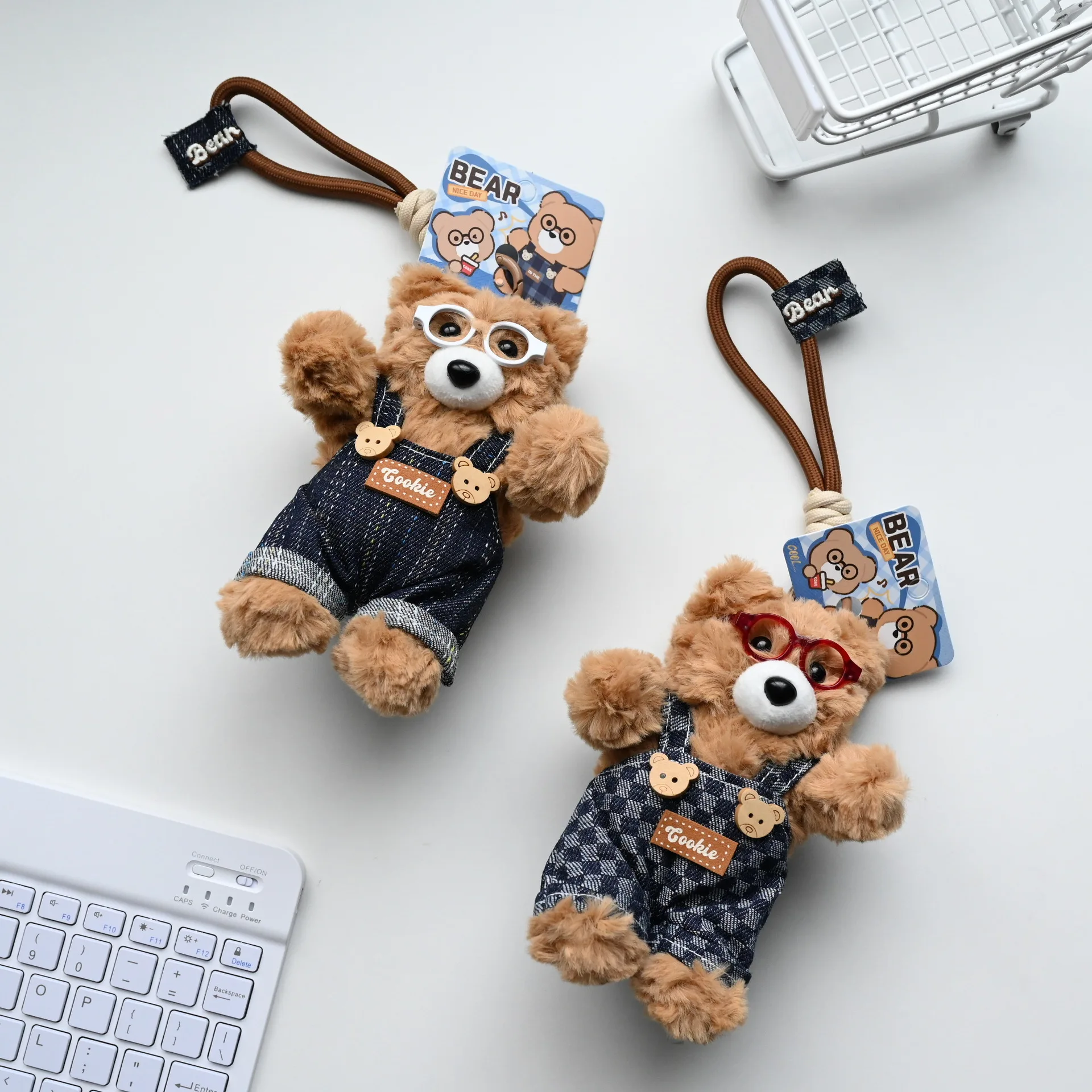 アウトドア野生のクマのバッグペンダントキーホルダーぬいぐるみ誕生日プレゼント人形マシン