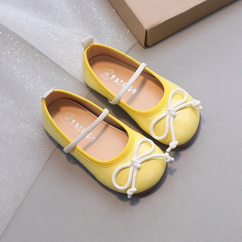 

Children's Walking Shoes New Patent Leather Shoes for Students, Fashionable Candy Princess Shoes, Flats with Soft Soles,