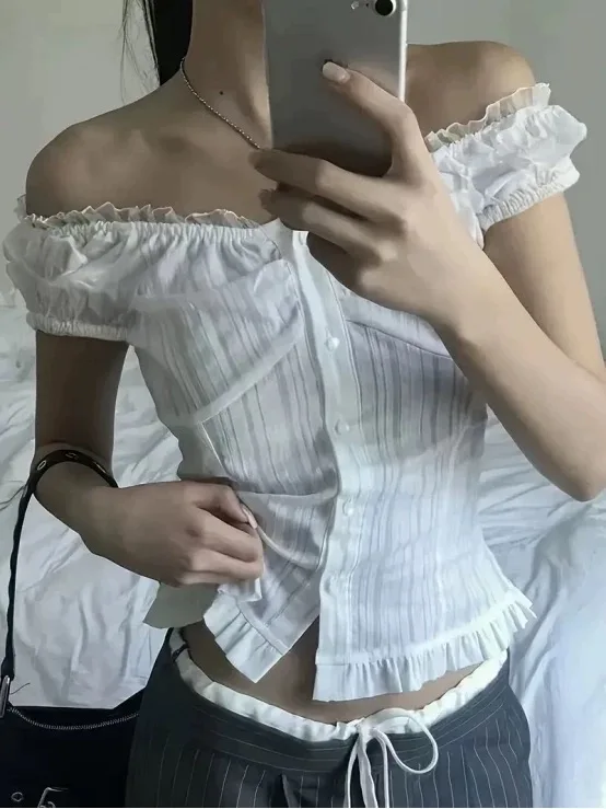 

Летняя милая повседневная футболка в горошек с кружевом Y2K в стиле пэчворк, однотонный топ с открытыми плечами, короткая облегающая футболка на пуговицах с короткими рукавами