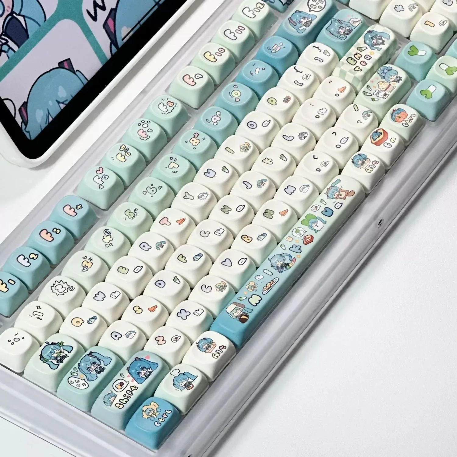 Imagem -03 - Bonito Anime Cartoon Keycap Pbt Keycaps Teclado Mecânico mx Switch 61 Keys Cap Dye Sublimation Perfil Moa Presente