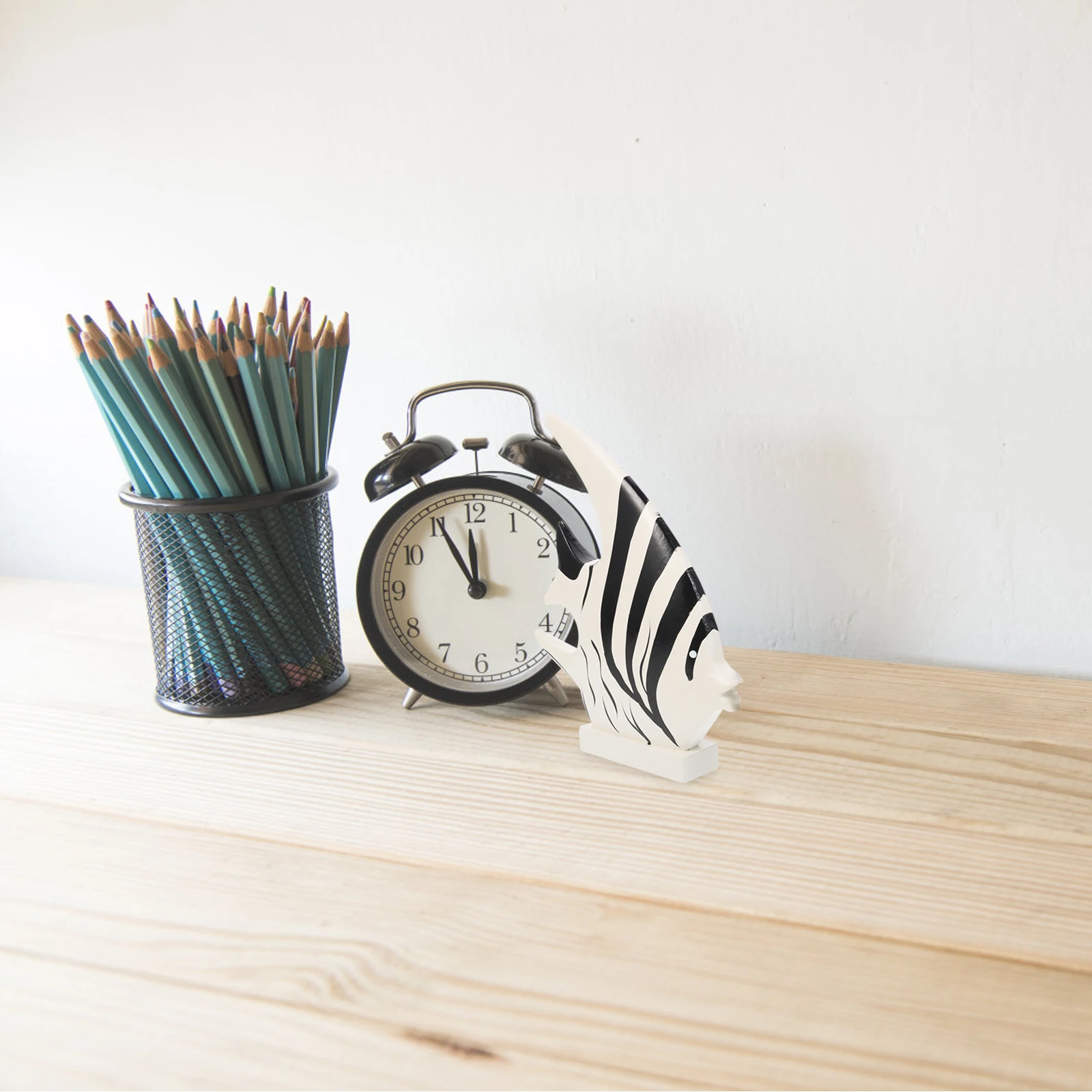 

2Pcs Black and White Striped Fish Ornament Mediterranean Style Wooden Fish Decoration Home Decor Graduation Birthday Gifts