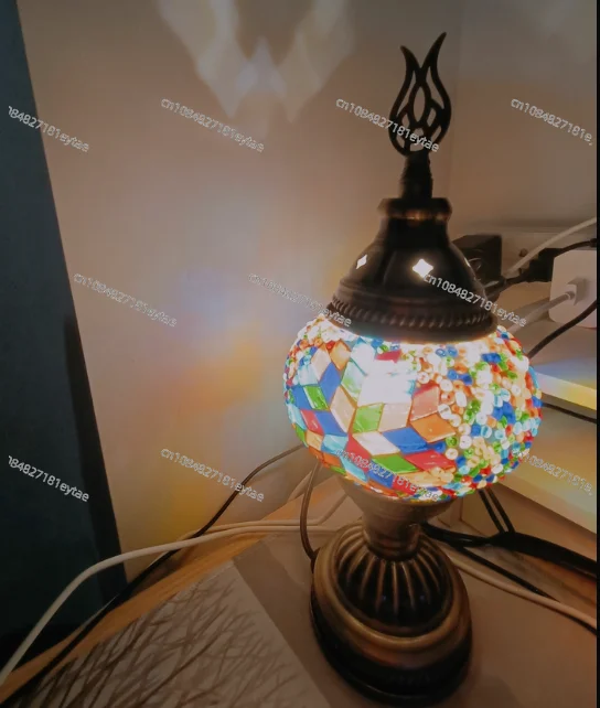 Retro romantic small table lamp, bed and breakfast decoration table lamp