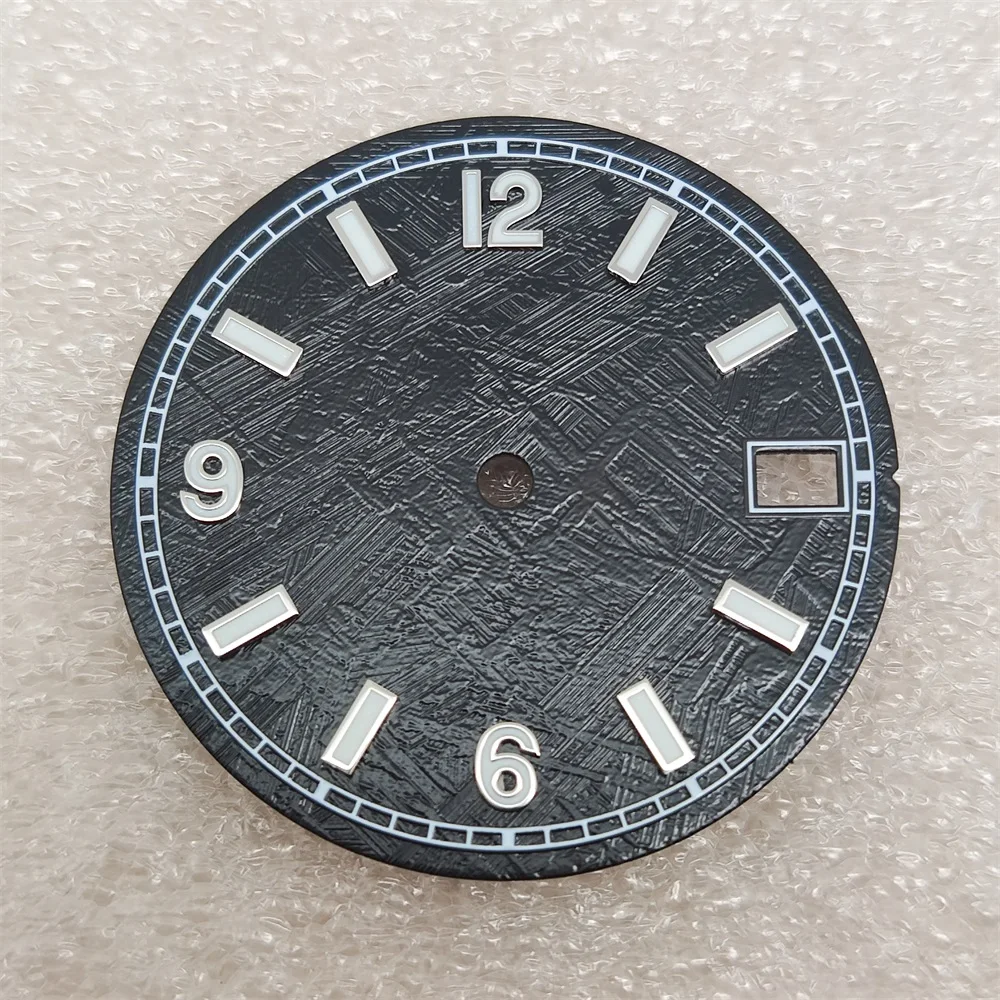 قرص نيزك بنمط 28.5 ملم NH35 قرص ساعة مع مقياس رقمي ملحقات ساعة مضيئة باللون الأخضر لحركة NH35/NH36