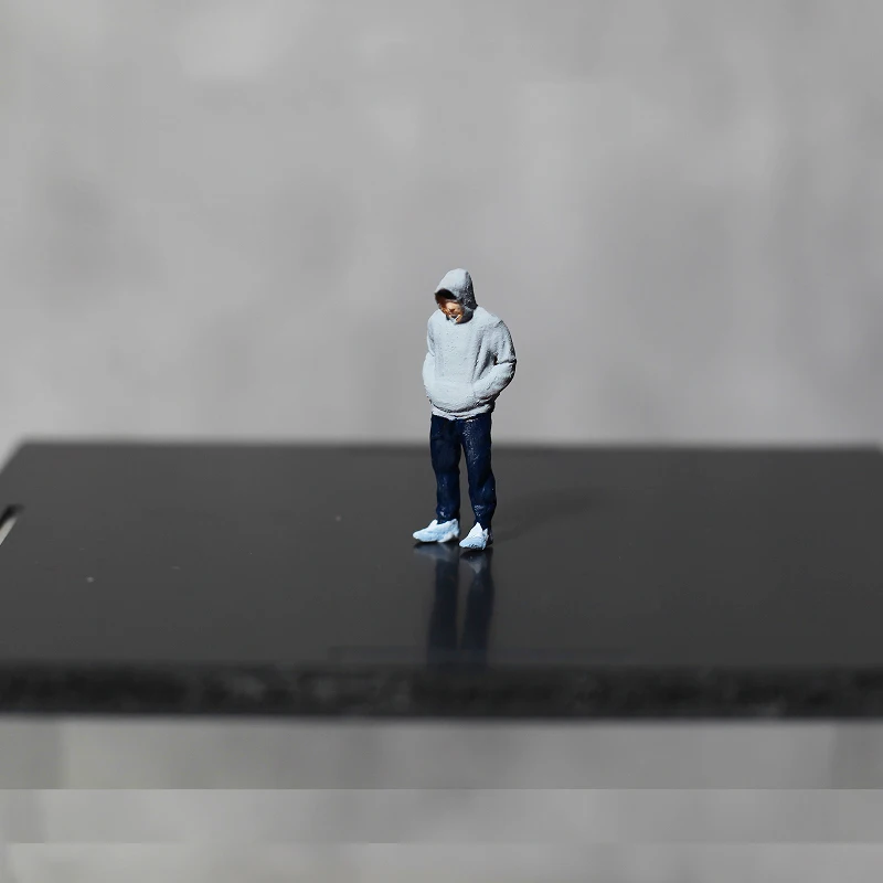 1/64 ピンクヘルメットオートバイガールミニチュア Minifigura DIY フィギュアモデルシーンクリエイティブ写真ディスプレイコレクション装​​飾