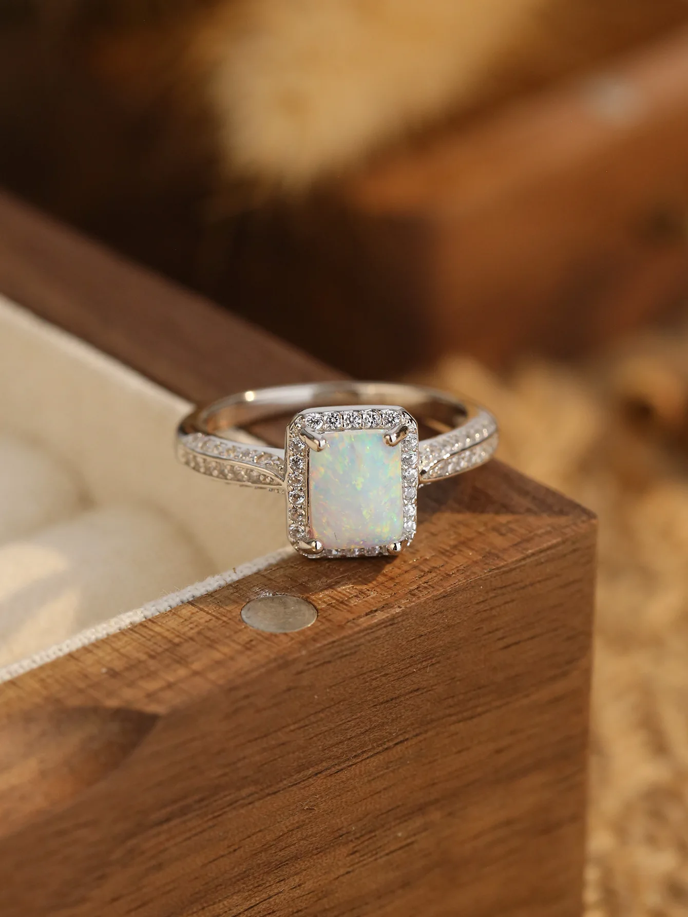 2023 European and American New 100% S925 Sterling Silver Square White Opal Set with Diamonds Fashion Advanced Design Sense Ring