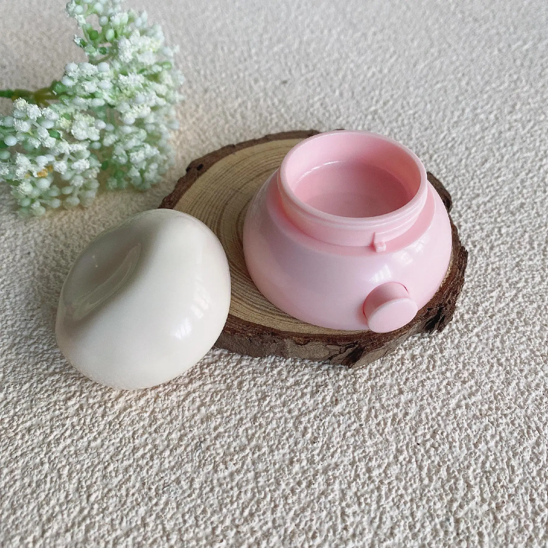 可愛い形の3.5gピンクの丸いリップフィルムバームボトル、ブラシ付きリップグロスケース、サンプル包装プラスチック製空リップマスクジャー