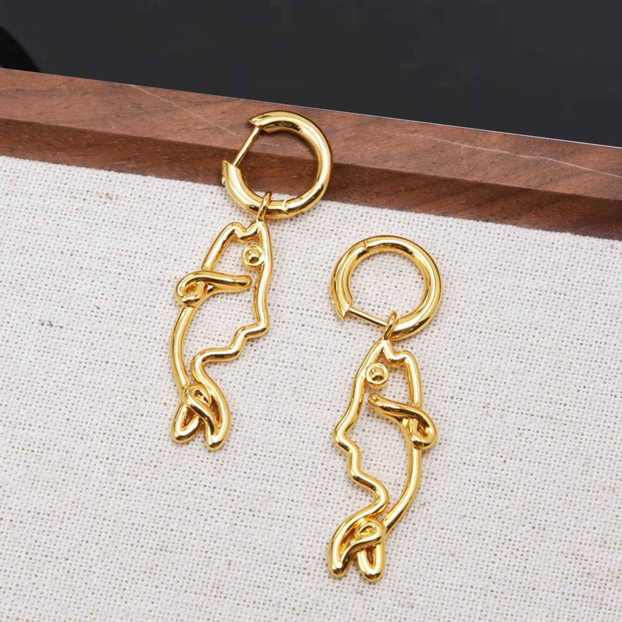 

New Jewelry & Accessories Sports & Leisure Style Cute Hollow Fish Shaped Earrings For Women's Parties & Gifts