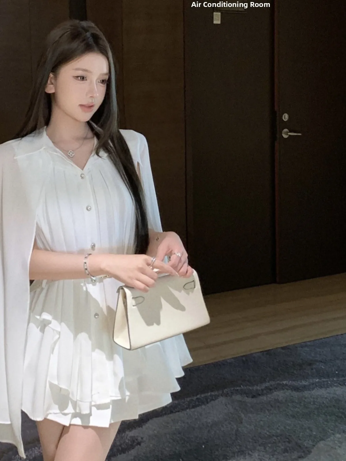 

Summer 2024 New White Sun Protection Cloak oulder Pads Chiffon irt Small Fraance Sle Faion Set for Women