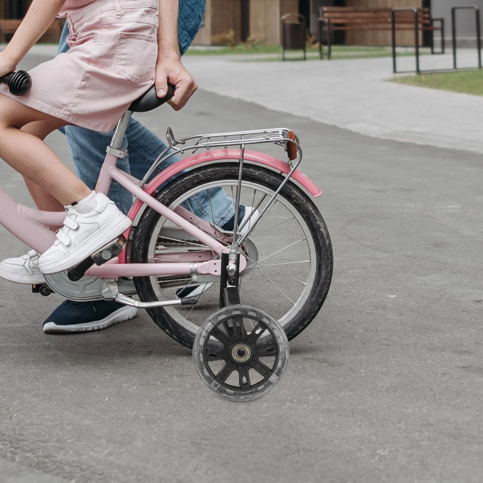 Roues d'entraînement de vélo pour enfants, 2 pièces, équilibre auxiliaire clignotant, accessoires de cyclisme muets, haute résistance, vêtements UV, Stable et réglable, deux