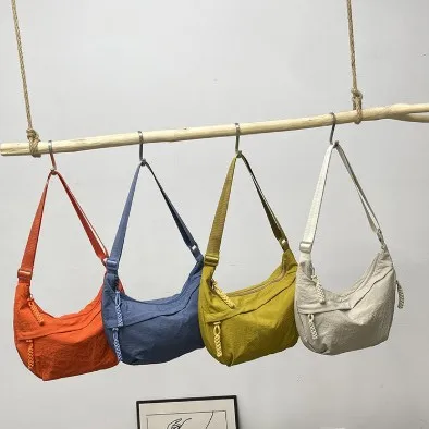 

Новая нейлоновая сумка-полумесяц через плечо с регулируемым ремнем, легкая сумка-хобо, повседневная сумка на плечо для путешествий и работы